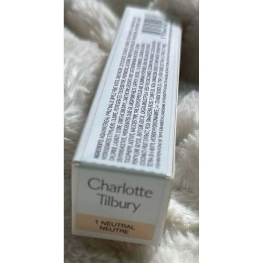 Charlotte Tilbury Beautiful Skin Foundation - Picture 8 of 8